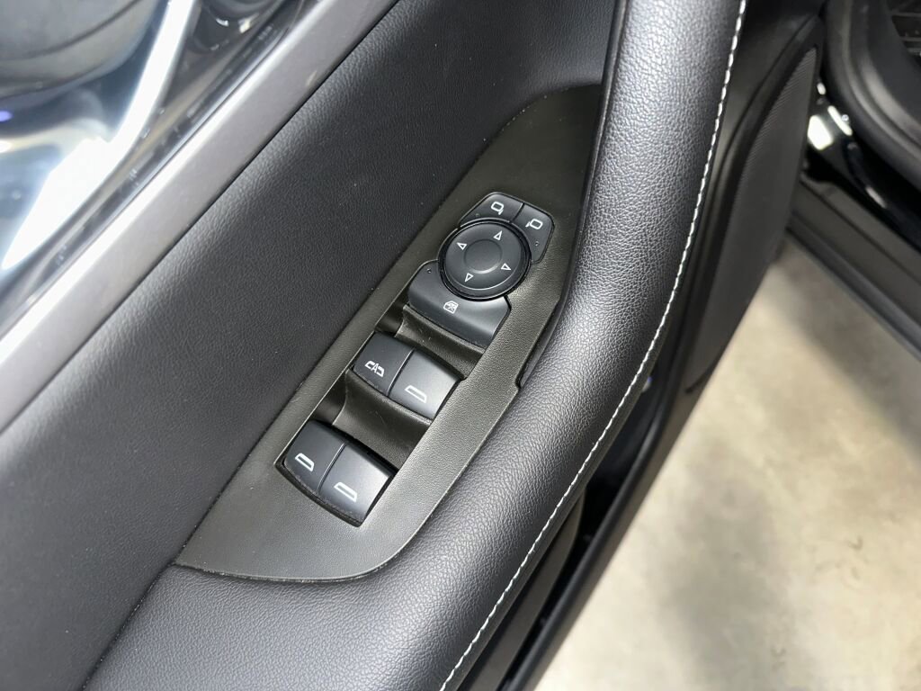 Certified 2024 Chevrolet Blazer LT w/ LPO, Floor Liner Package image 8