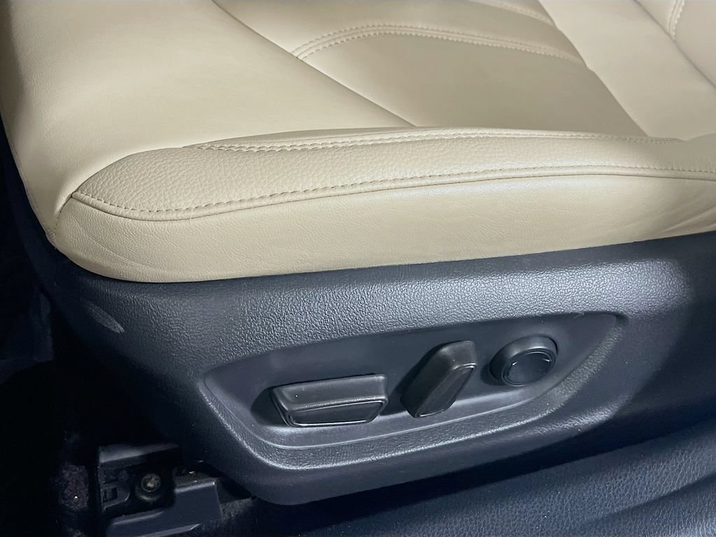 Certified 2021 Toyota Avalon XLE FWD image 17
