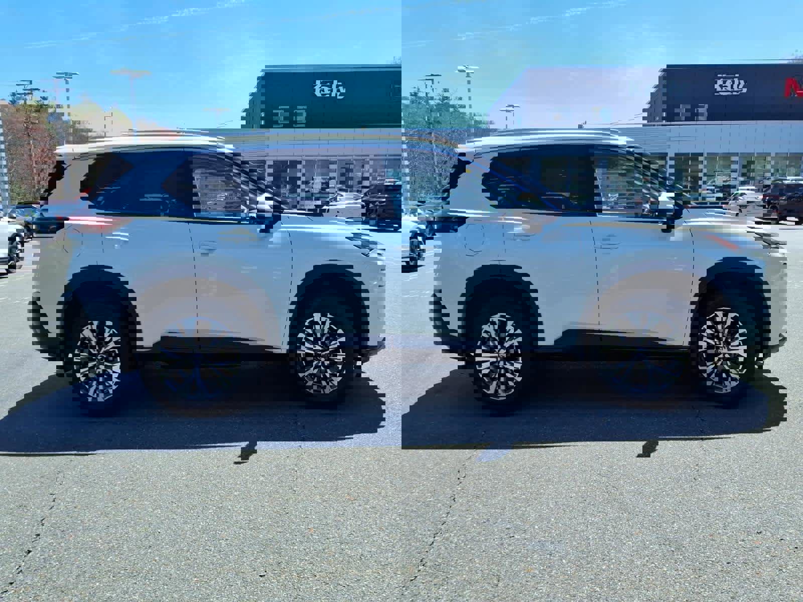 Used 2021 Nissan Rogue SV w/ Premium Package AWD/4WD image 4