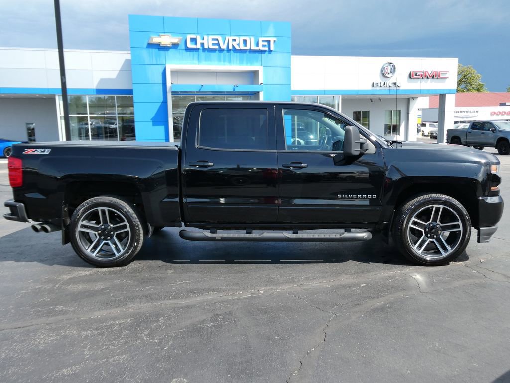Certified 2017 Chevrolet Silverado 1500 LT w/ LPO, Black Pack AWD/4WD image 4