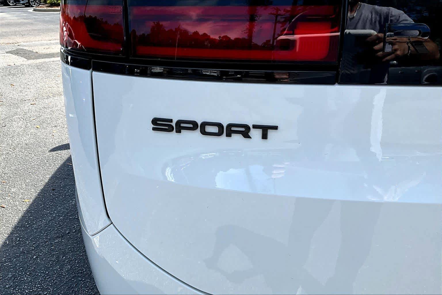 Used 2025 Land Rover Range Rover Sport Dynamic SE image 30