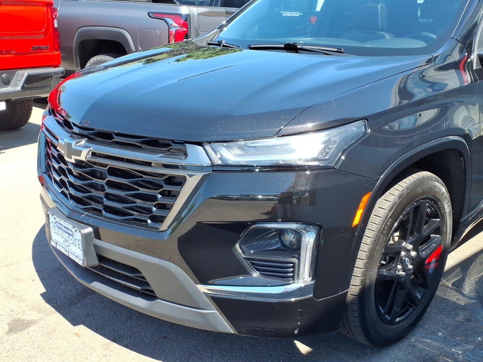 Certified 2023 Chevrolet Traverse Premier w/ Redline Edition AWD/4WD image 7