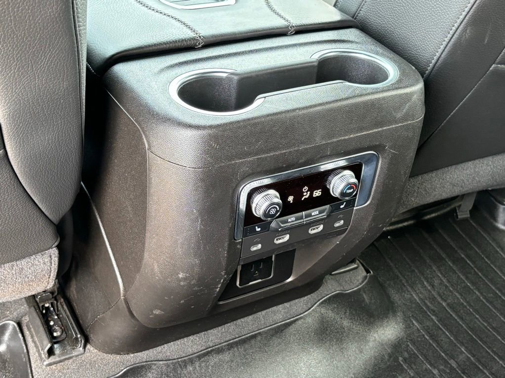 Used 2021 GMC Yukon XL Denali w/ Denali Ultimate Package image 18