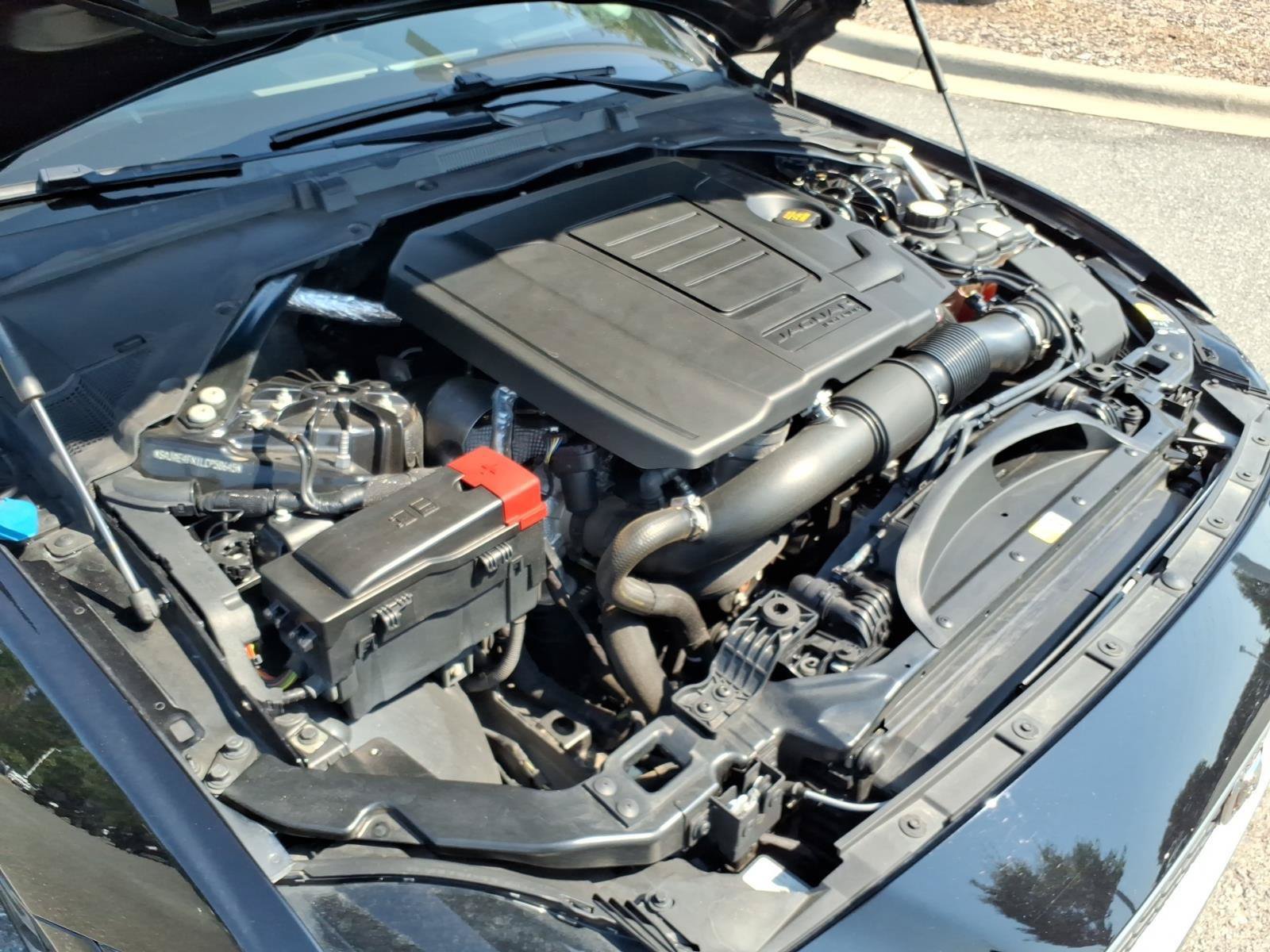 Used 2020 Jaguar XE S RWD image 30