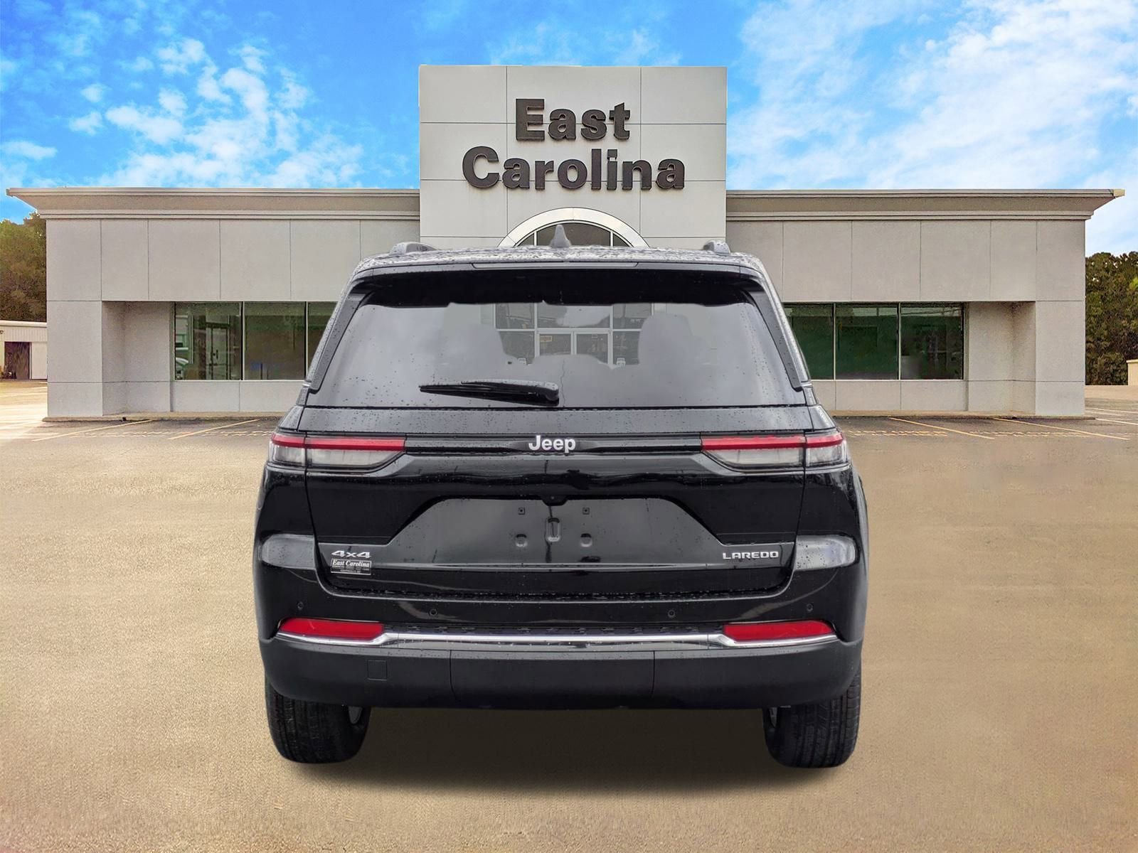 New 2026 Jeep Grand Cherokee Laredo X AWD/4WD image 4