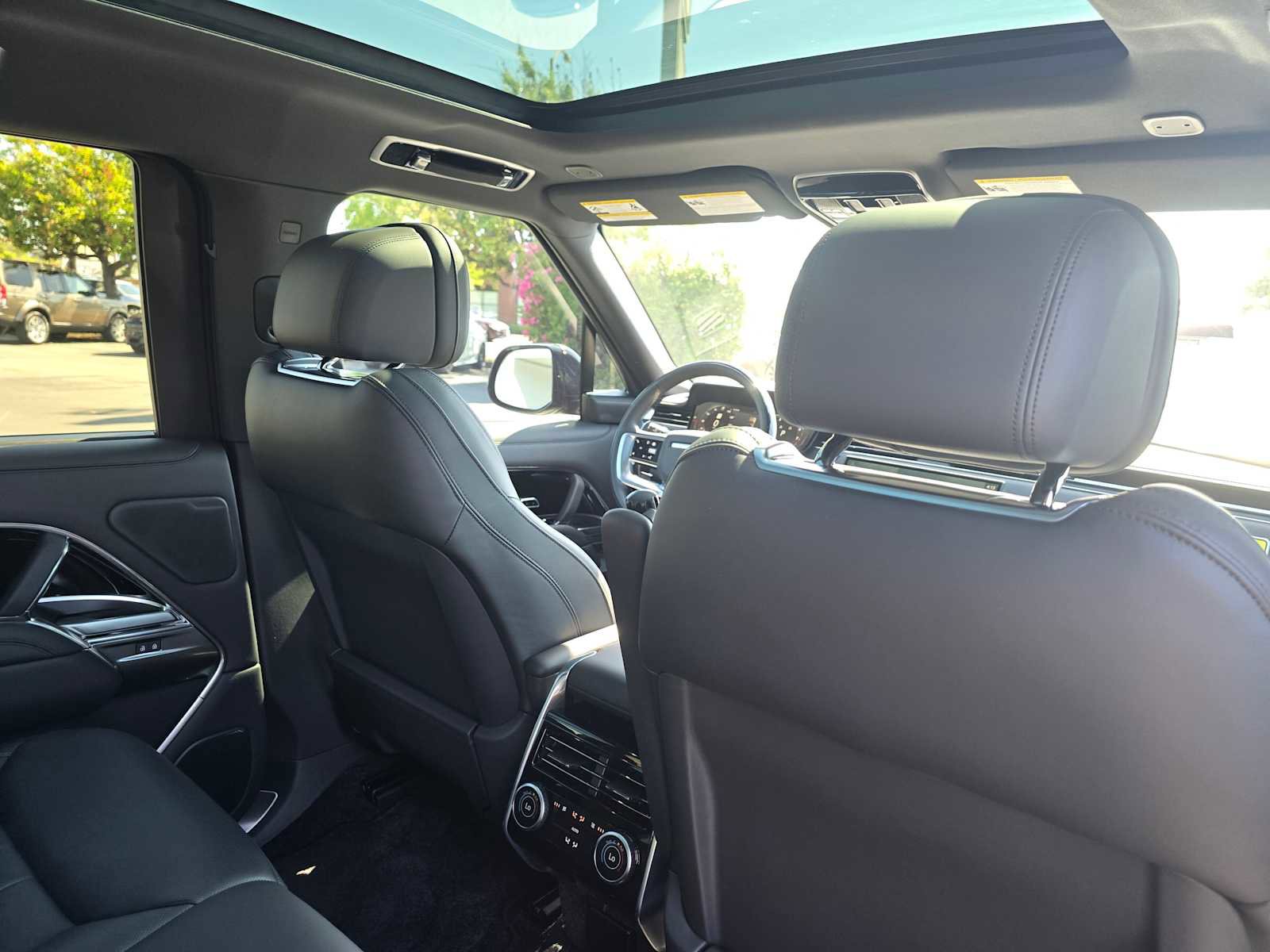 New 2025 Land Rover Range Rover SE image 15