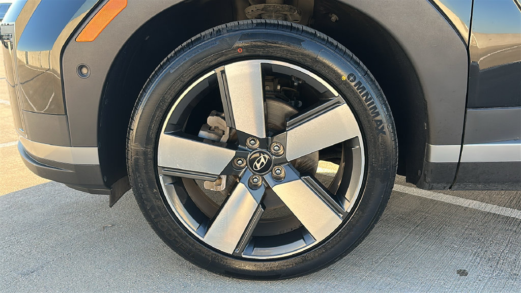 Certified 2024 Hyundai Santa Fe Limited FWD image 7