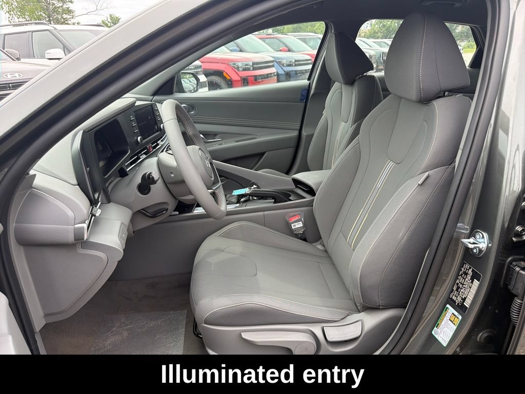 Used 2026 Hyundai Elantra Sport FWD image 11