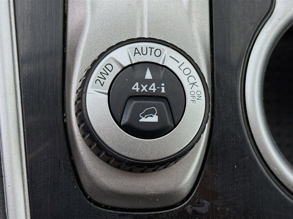 Used 2020 Nissan Pathfinder S image 11