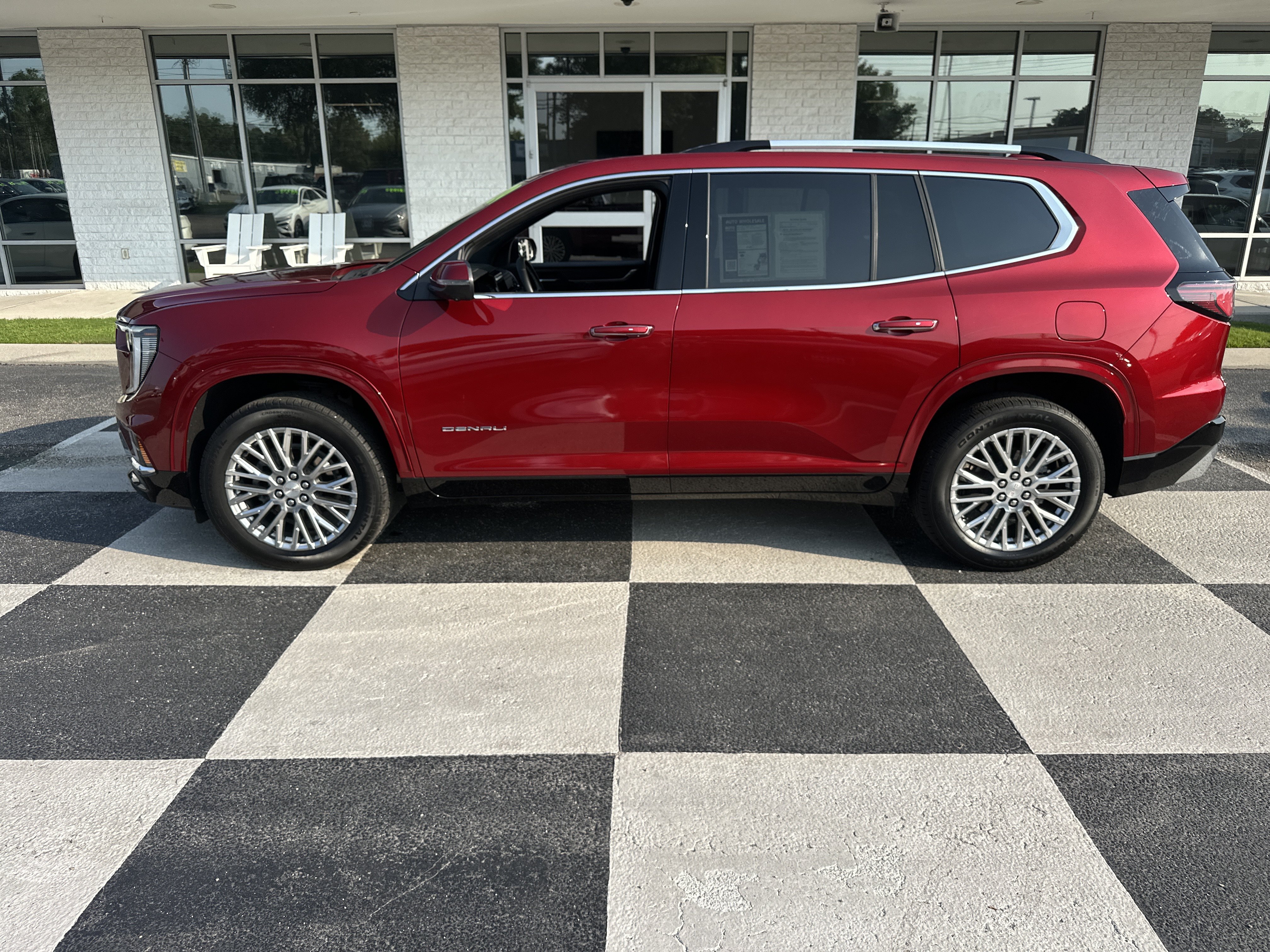 Used 2024 GMC Acadia Denali AWD/4WD image 1