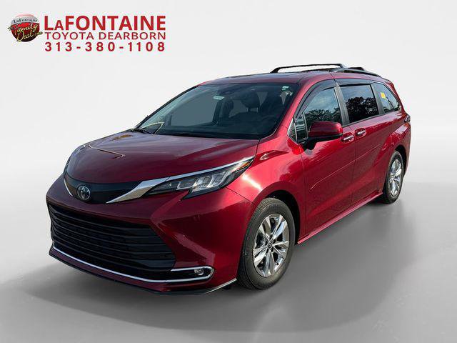 Certified 2022 Toyota Sienna XLE w/ XLE Plus Package image 1