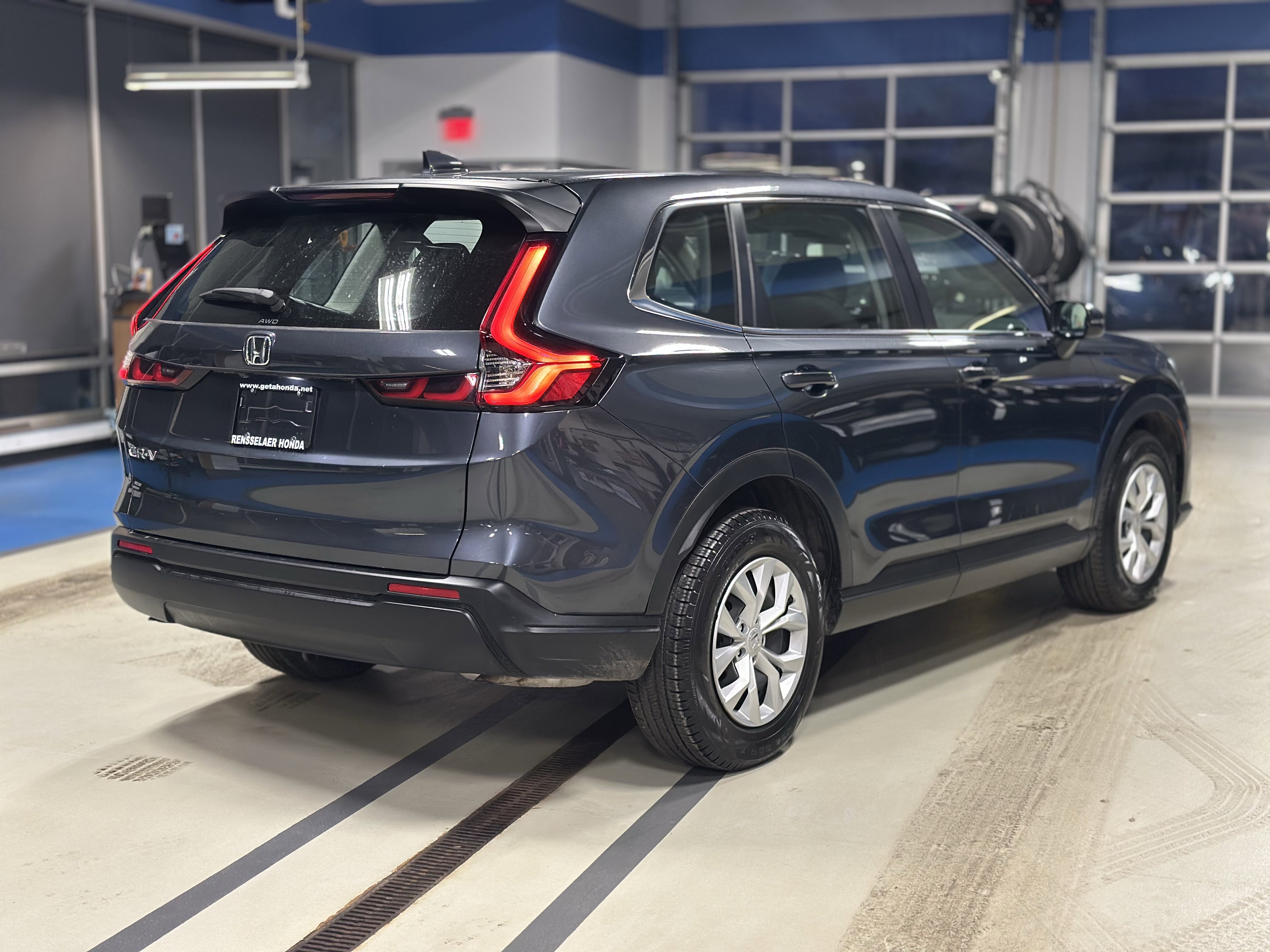 Used 2023 Honda CR-V LX image 4