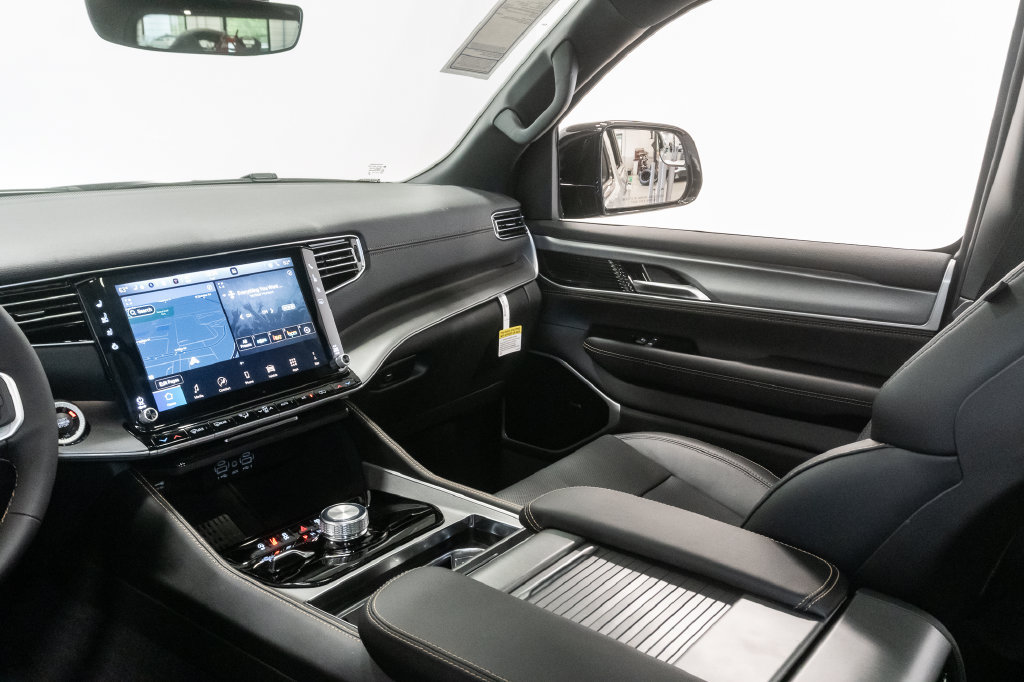 New 2026 Jeep Grand Wagoneer 4WD image 13