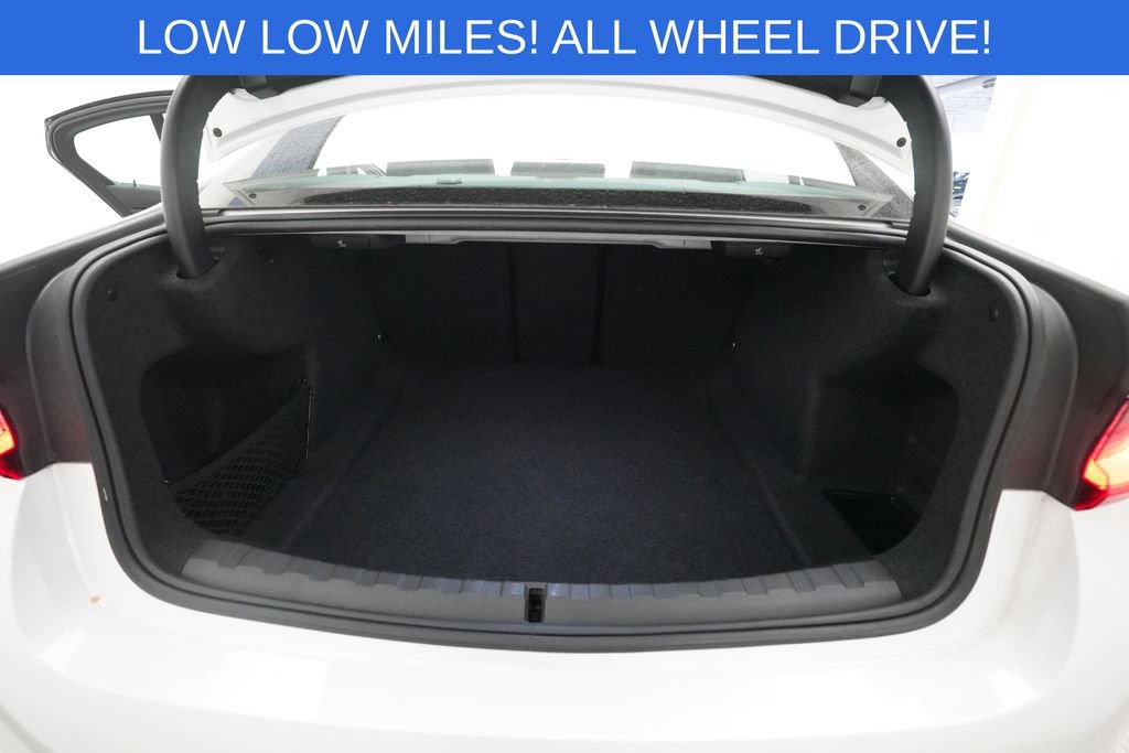 Used 2024 BMW 330i xDrive Sedan AWD/4WD image 10