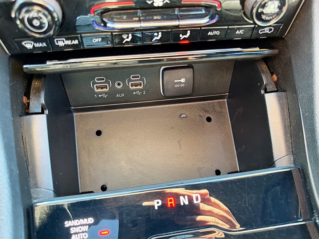 Used 2024 Jeep Grand Cherokee L Limited w/ Luxury Tech Group II image 33