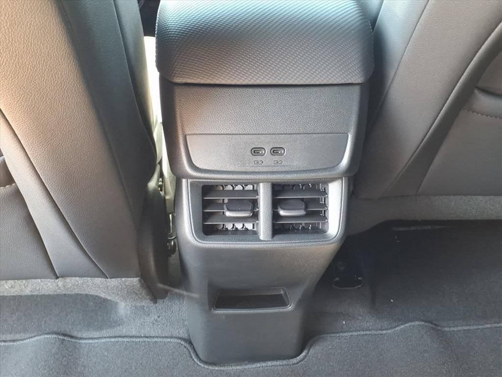 New 2027 Chevrolet Equinox LT w/ Convenience Package II FWD image 18