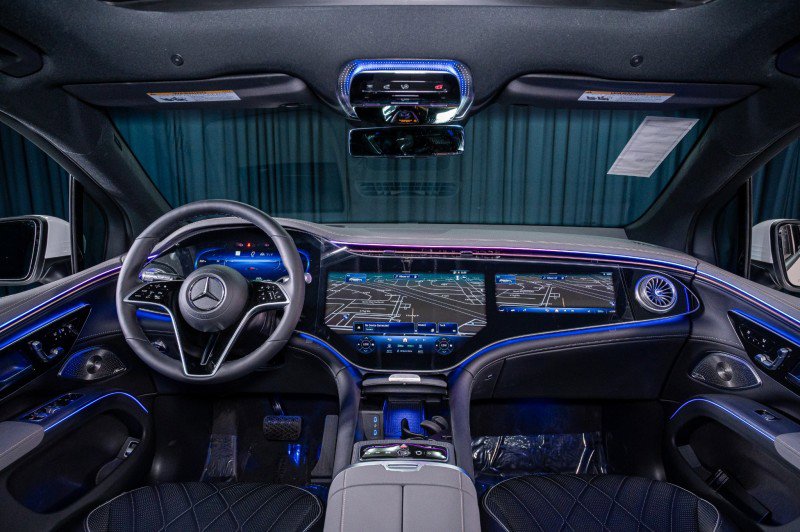 New 2026 Mercedes-Benz EQS 400 4MATIC SUV image 15