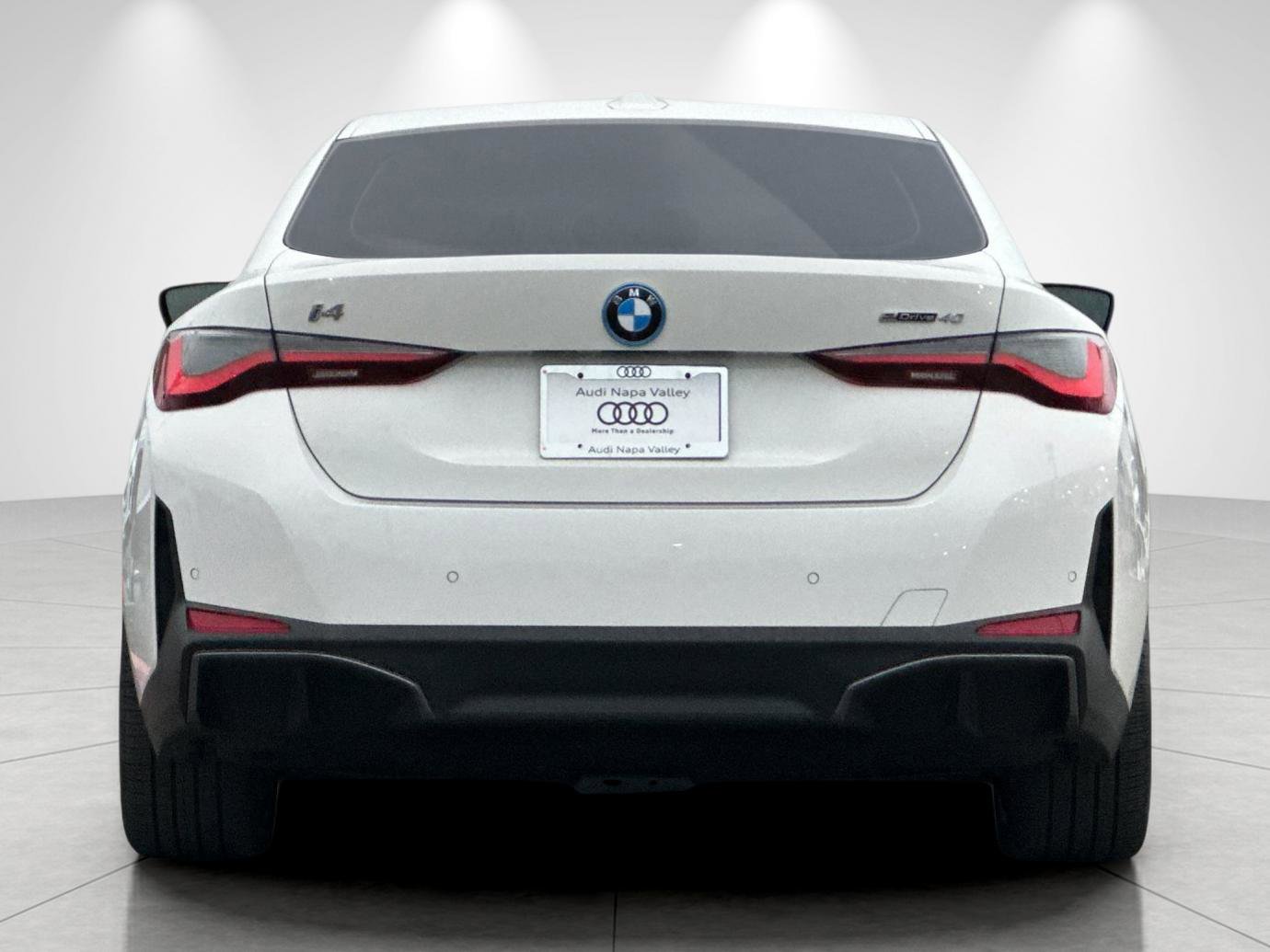 Used 2025 BMW i4 eDrive40 w/ Driving Assistance Package image 4