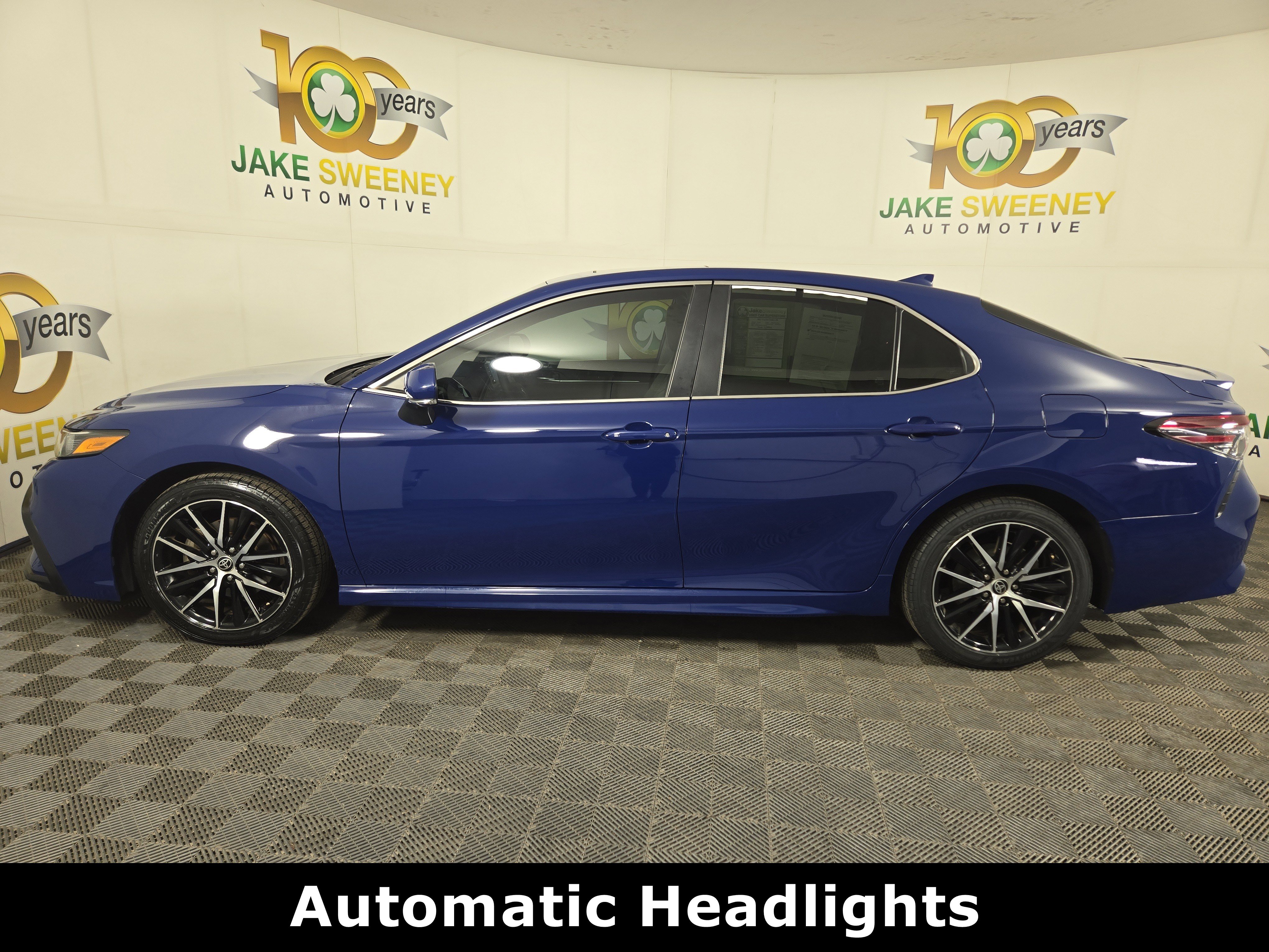 Used 2023 Toyota Camry SE w/ Convenience Package image 4