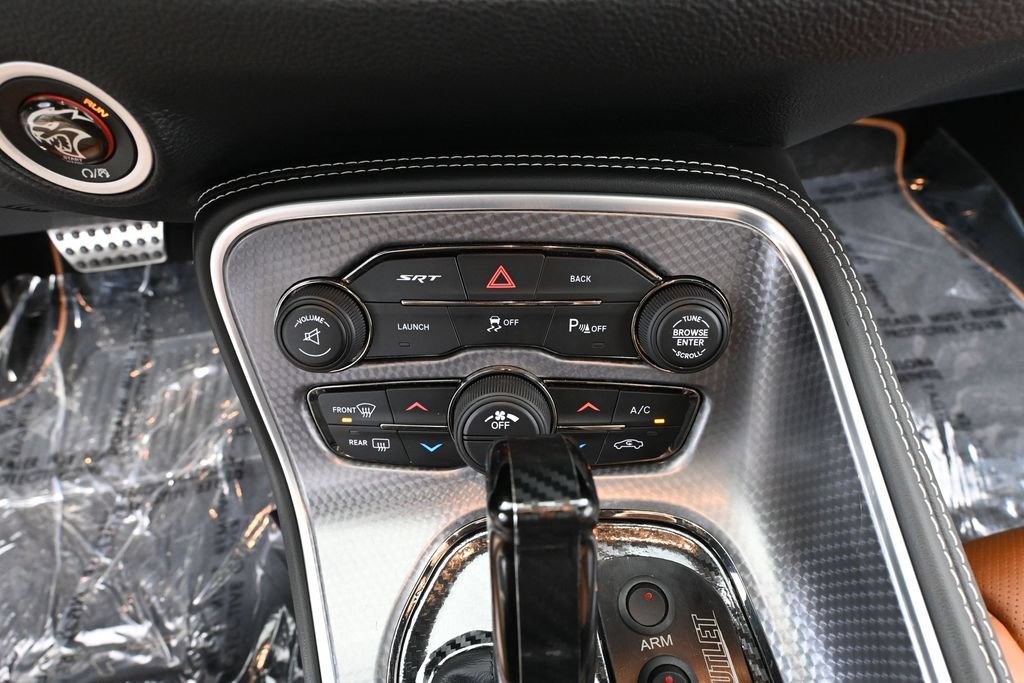 Used 2016 Dodge Challenger SRT Hellcat RWD image 33