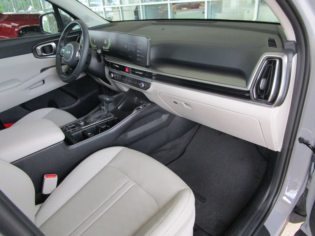 Used 2025 Kia Sorento S w/ Panoramic Sunroof Package FWD image 24