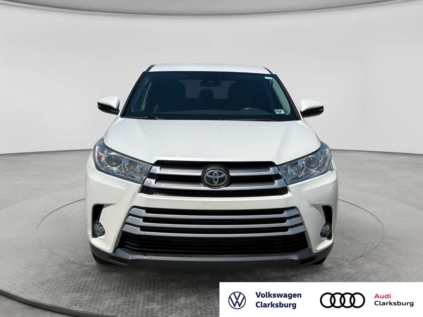 Used 2019 Toyota Highlander Plus AWD/4WD image 2