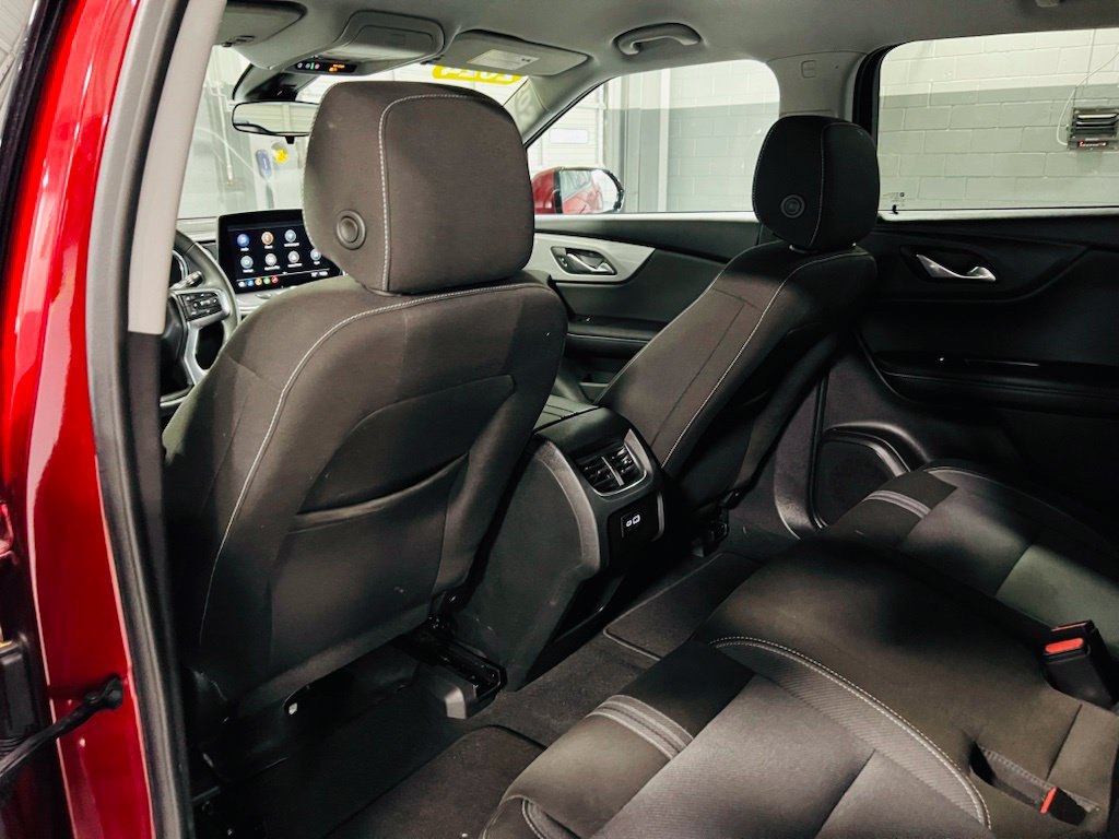 Used 2024 Chevrolet Blazer LT FWD image 23
