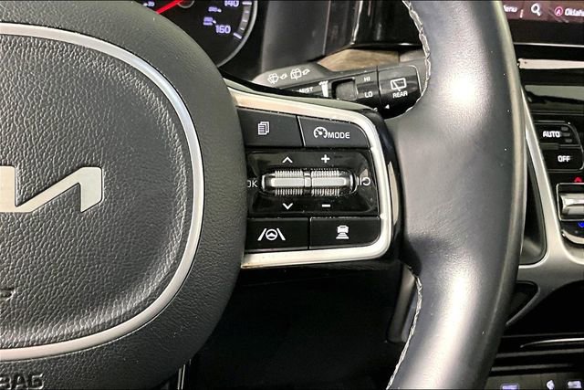 Certified 2022 Kia Sorento EX w/ Panoramic Sunroof Package FWD image 11
