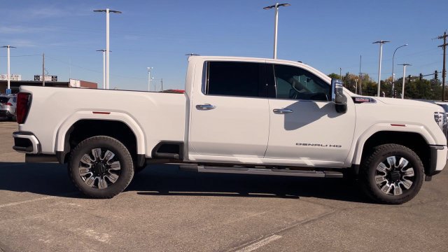 Used 2026 GMC Sierra 3500 Denali w/ Denali Reserve Package AWD/4WD image 2