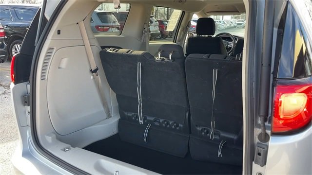 Used 2022 Chrysler Voyager LX image 21