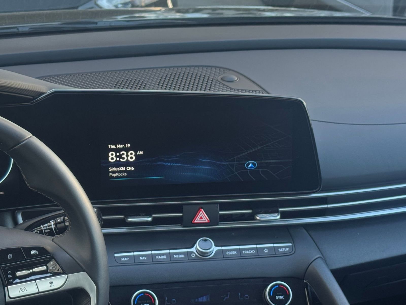 Used 2025 Hyundai Elantra Limited image 17