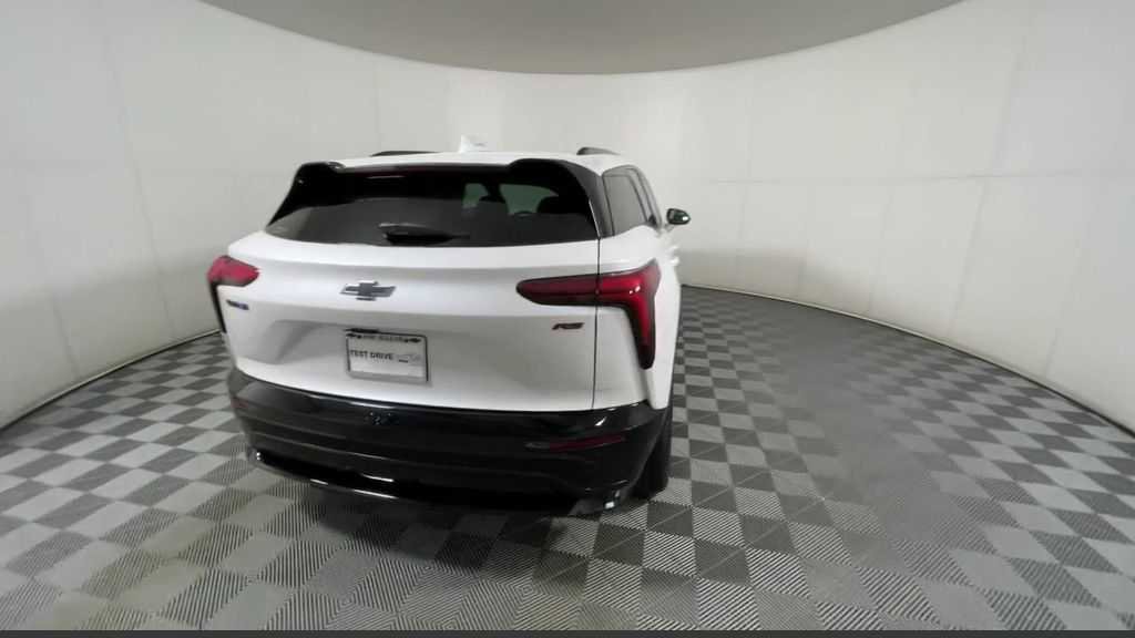 New 2025 Chevrolet Blazer EV RS RWD image 17