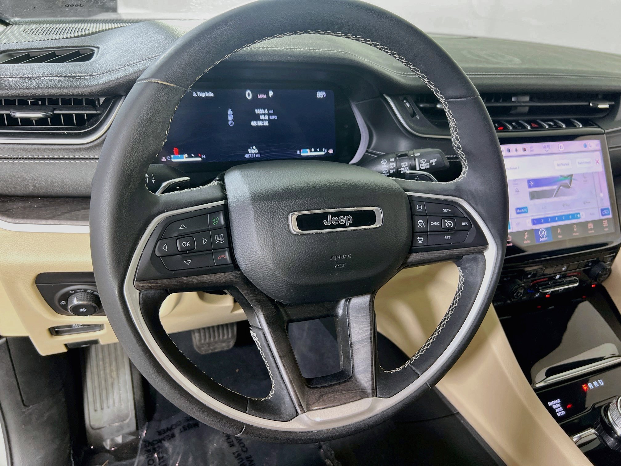 Used 2023 Jeep Grand Cherokee Limited AWD/4WD image 11