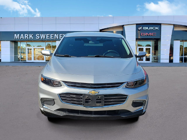 Used 2017 Chevrolet Malibu LT FWD image 2