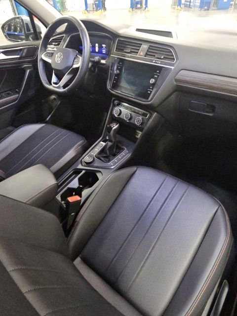 Used 2024 Volkswagen Tiguan Wolfsburg Edition image 42