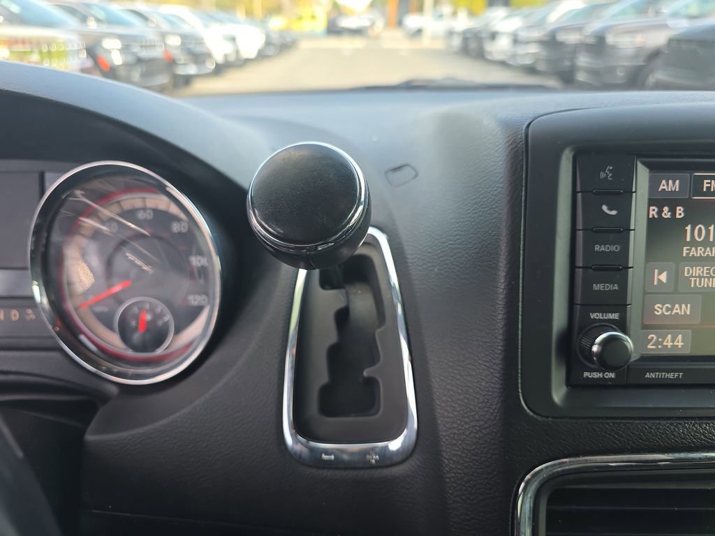 Used 2019 Dodge Grand Caravan SXT image 24