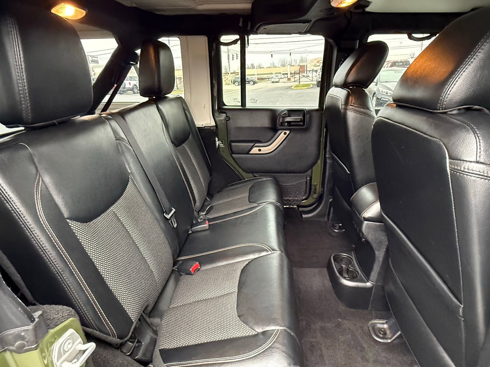 Used 2016 Jeep Wrangler Unlimited Sahara image 14