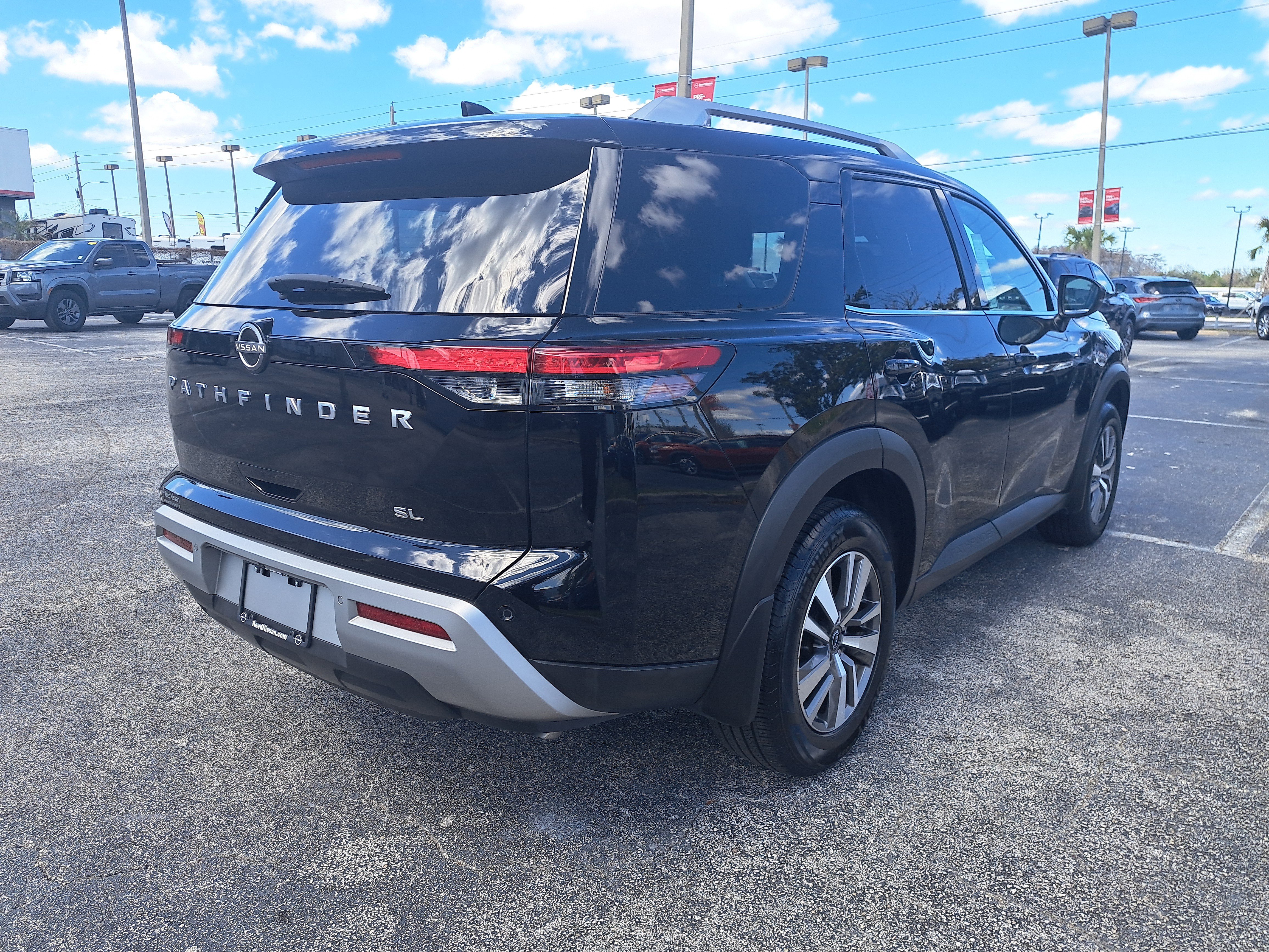 Certified 2022 Nissan Pathfinder SL image 6