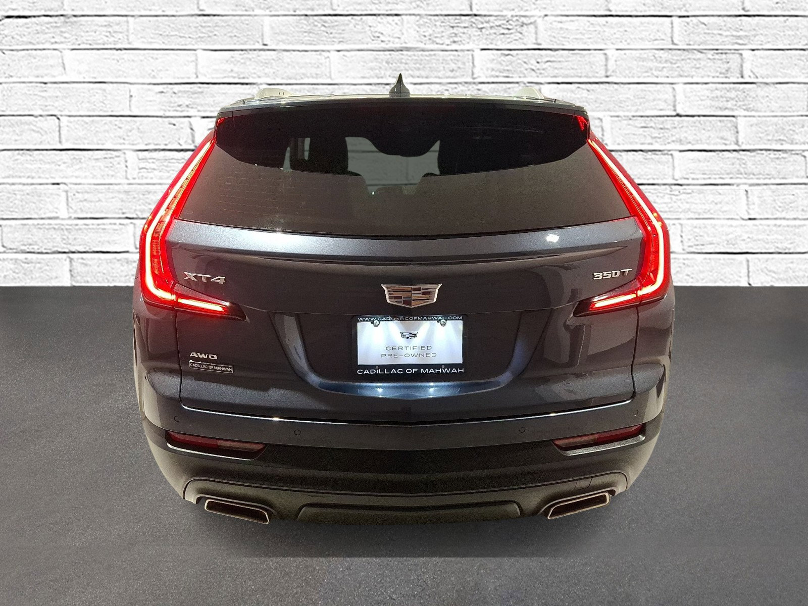 Used 2021 Cadillac XT4 Luxury w/ Cold Weather Package image 4