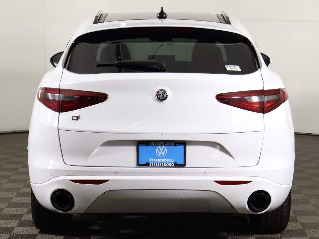 Used 2022 Alfa Romeo Stelvio Ti image 13