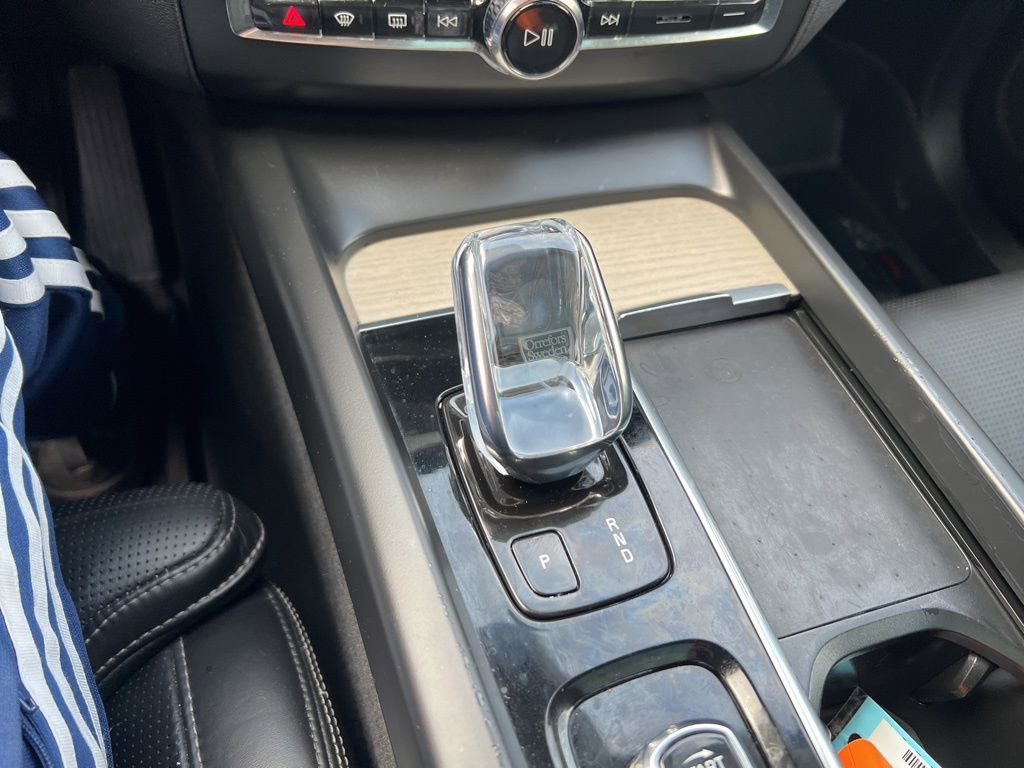 Used 2022 Volvo XC60 T8 Inscription image 23