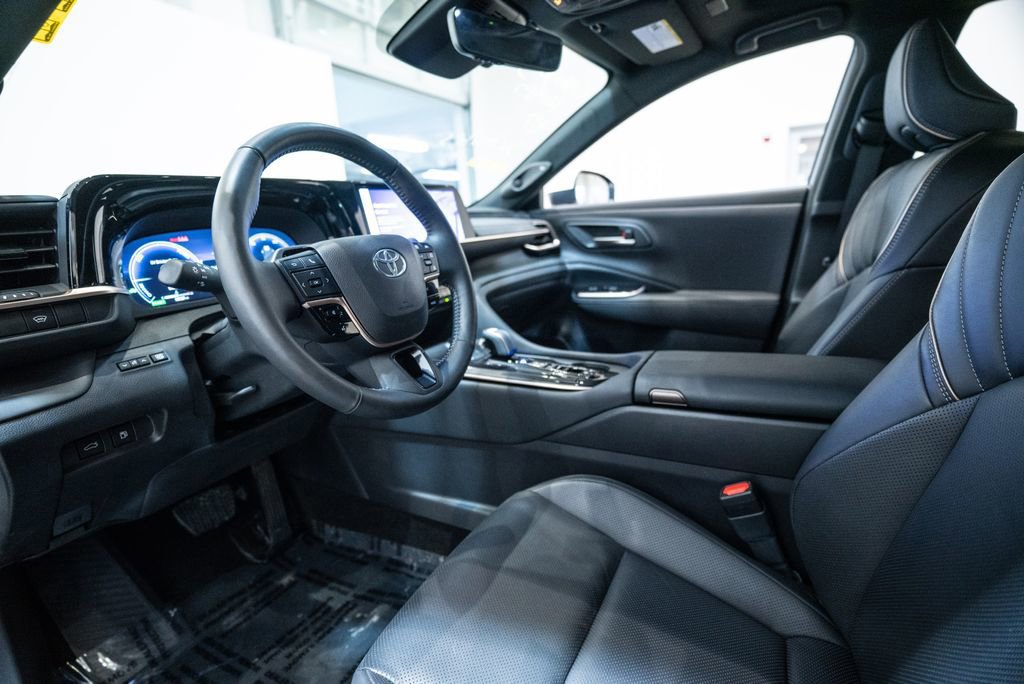 Used 2024 Toyota Crown Limited w/ Advanced Technology Package image 4
