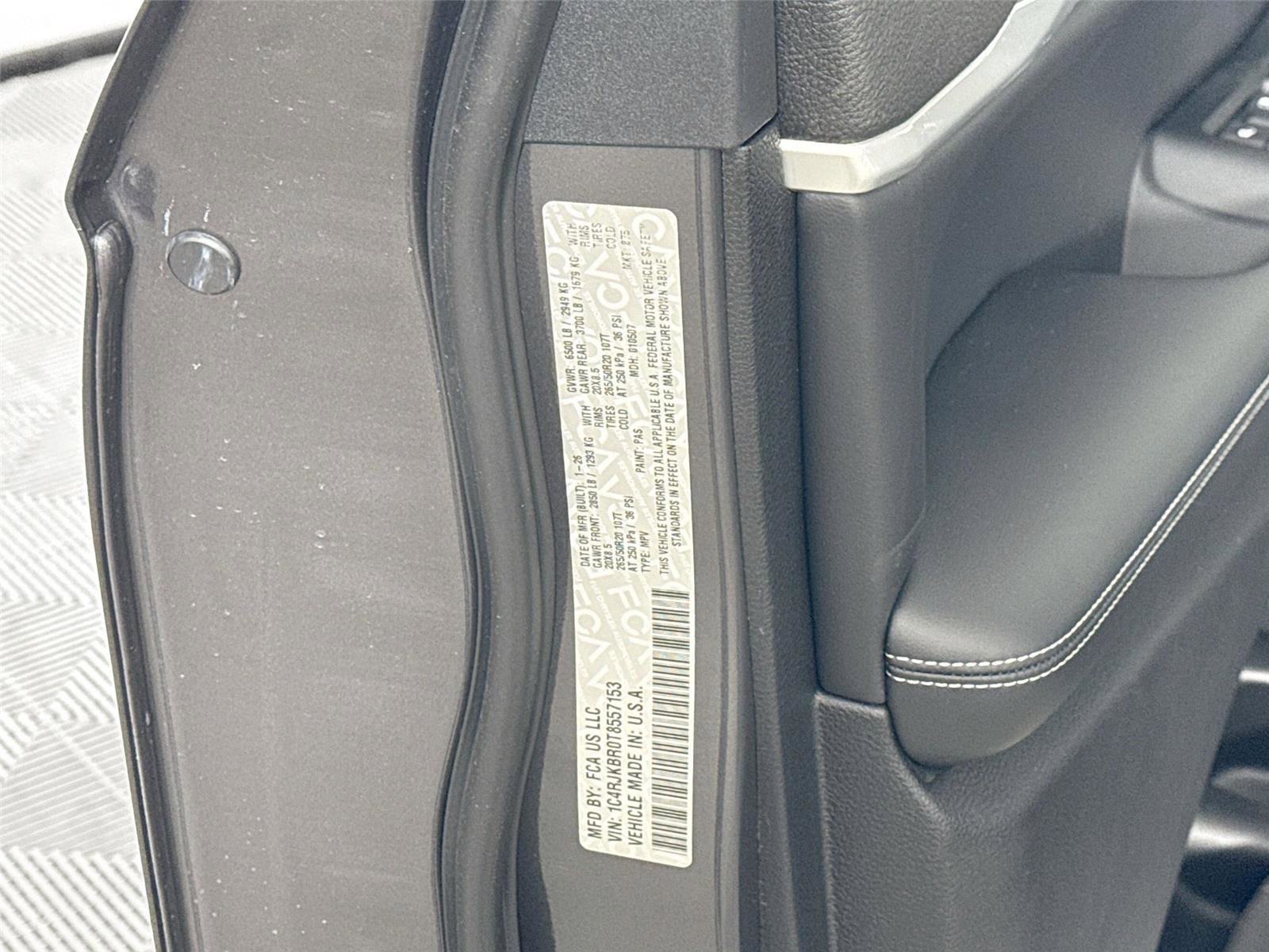 New 2026 Jeep Grand Cherokee L Limited w/ Luxury Tech Group II image 28