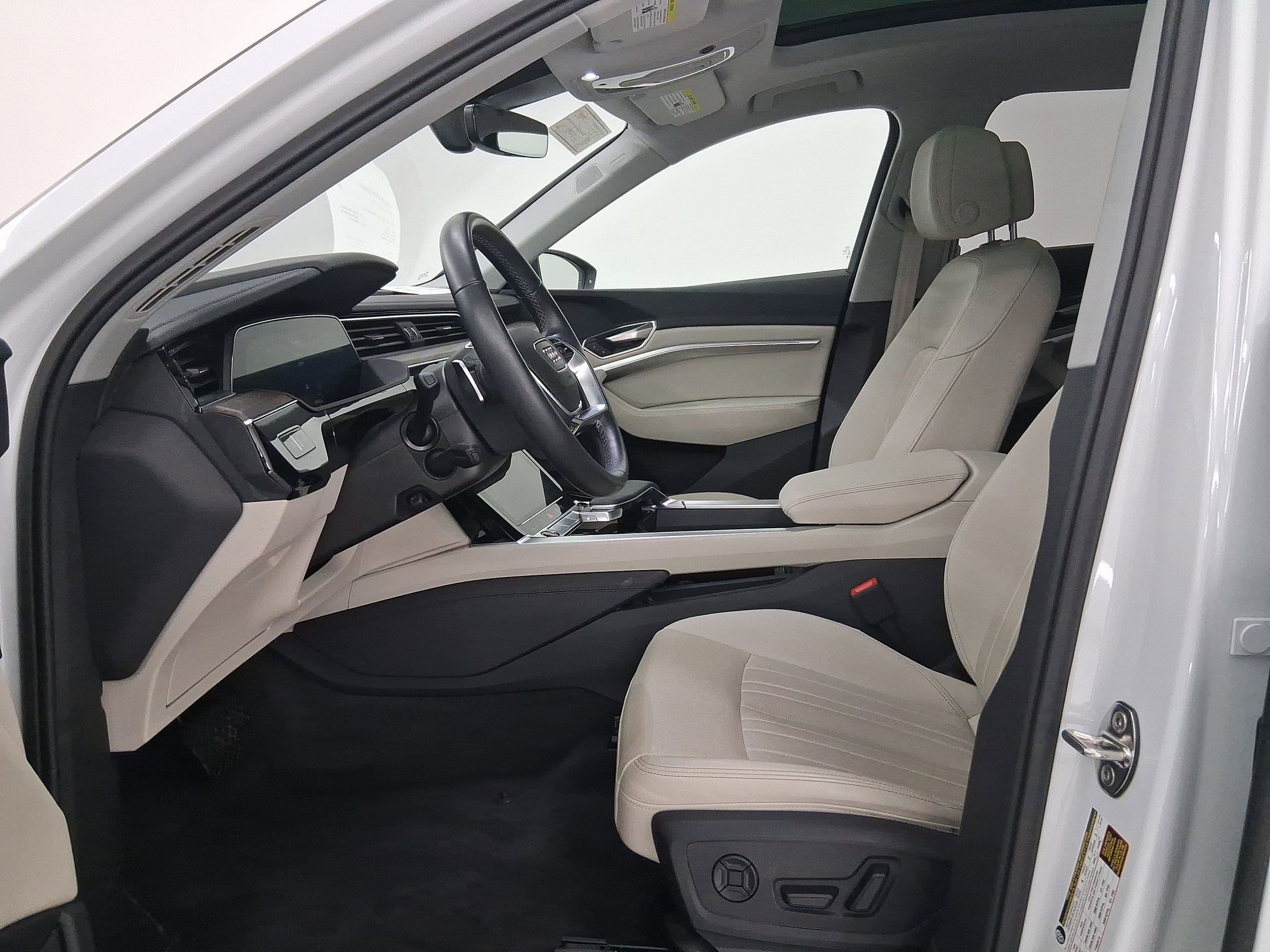 Certified 2024 Audi Q8 e-tron Premium Plus w/ Premium Plus Package image 5