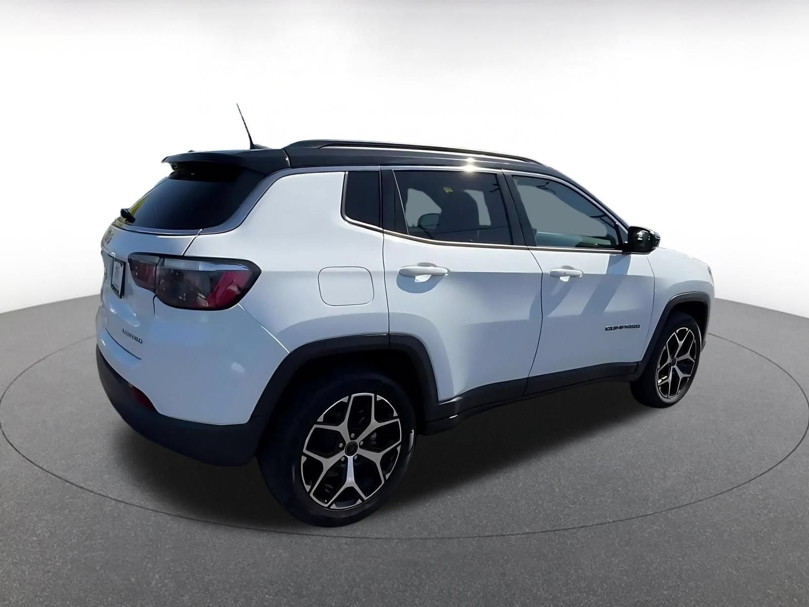 Used 2025 Jeep Compass Limited AWD/4WD image 14