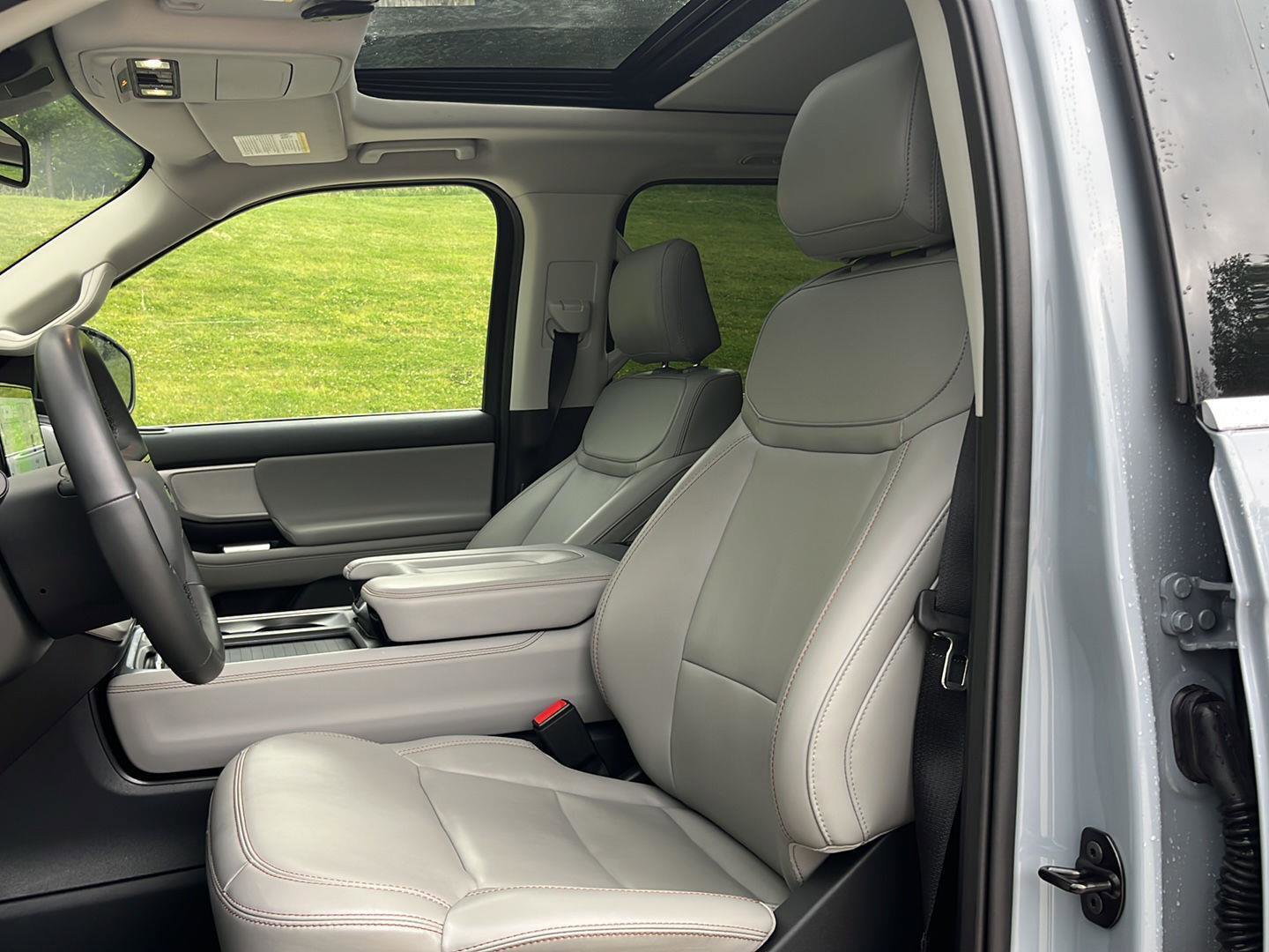 Used 2025 Ford Expedition Active AWD/4WD image 10