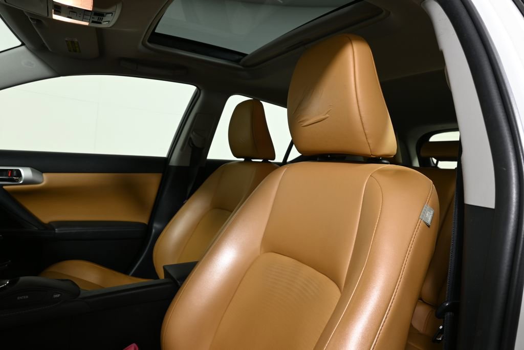 Used 2012 Lexus CT 200h Premium w/ Premium Audio Pkg image 4