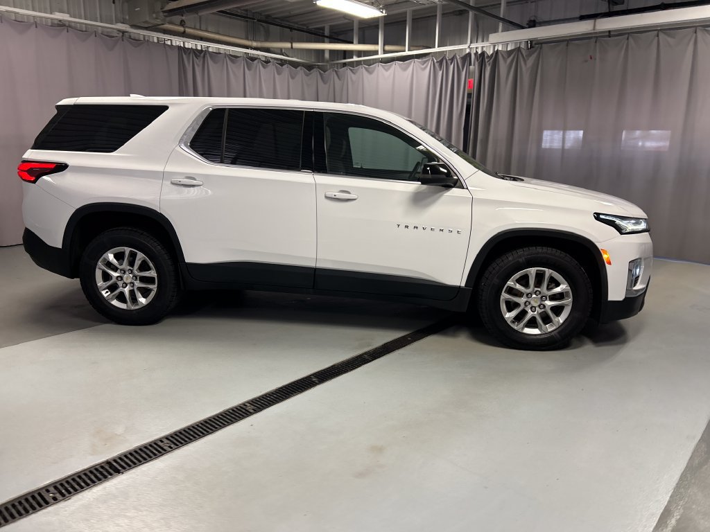 Used 2023 Chevrolet Traverse LS FWD image 8