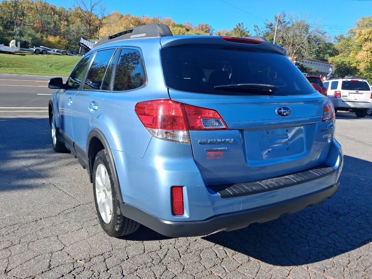 Used 2011 Subaru Outback 2.5i Premium w/ All-Weather Pkg AWD/4WD image 13