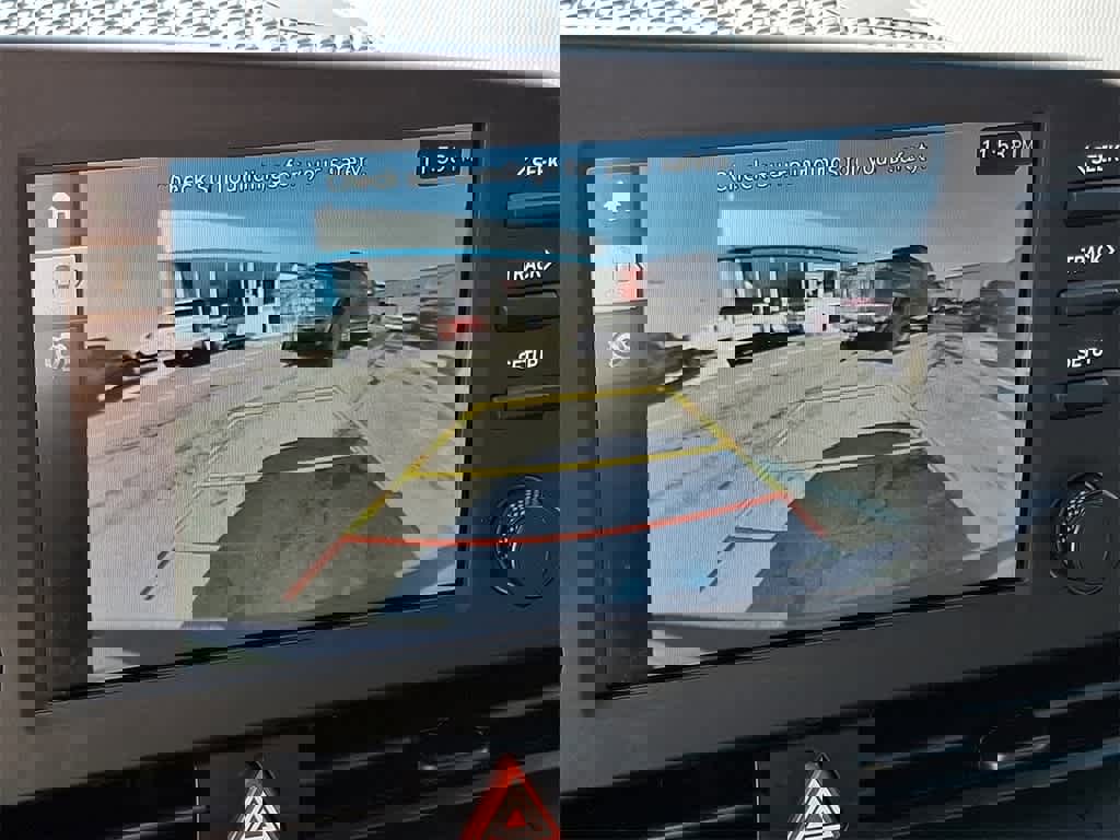 Used 2025 Hyundai Elantra Sport image 16